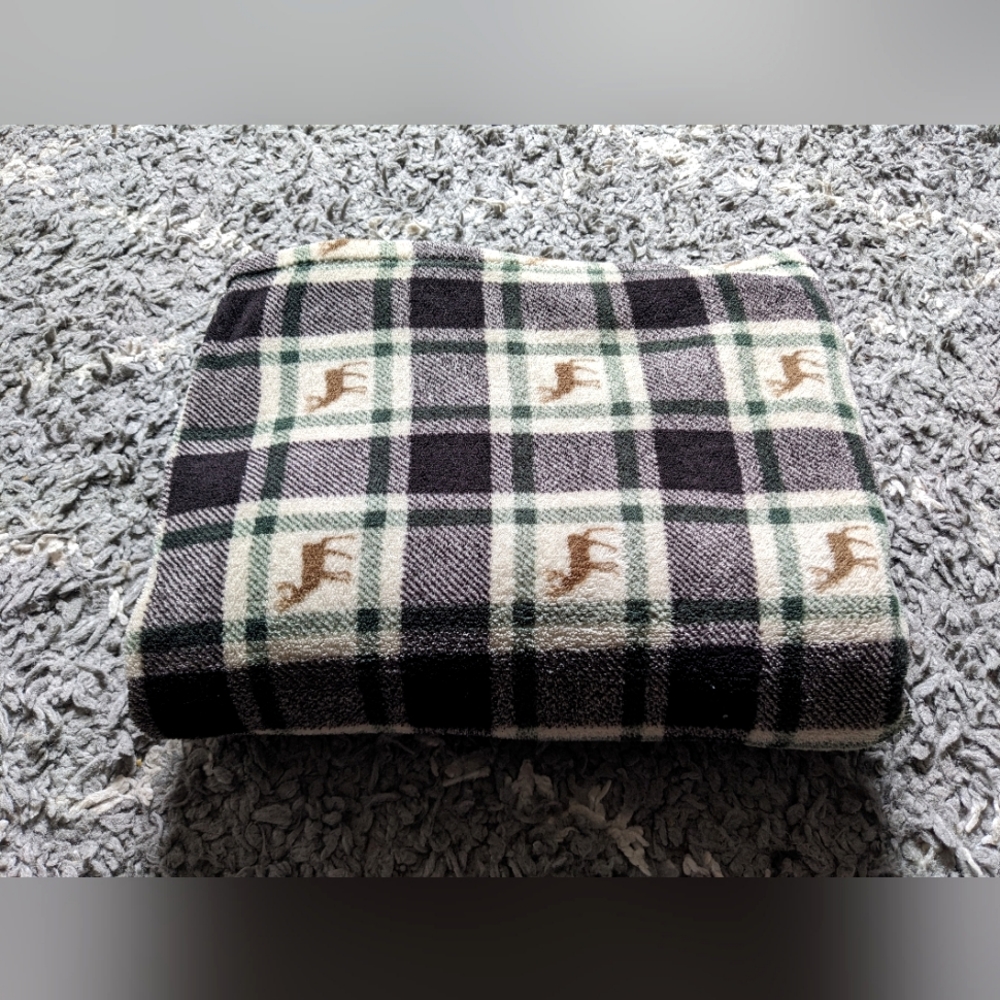 Plaid Buck print plush throw blanket